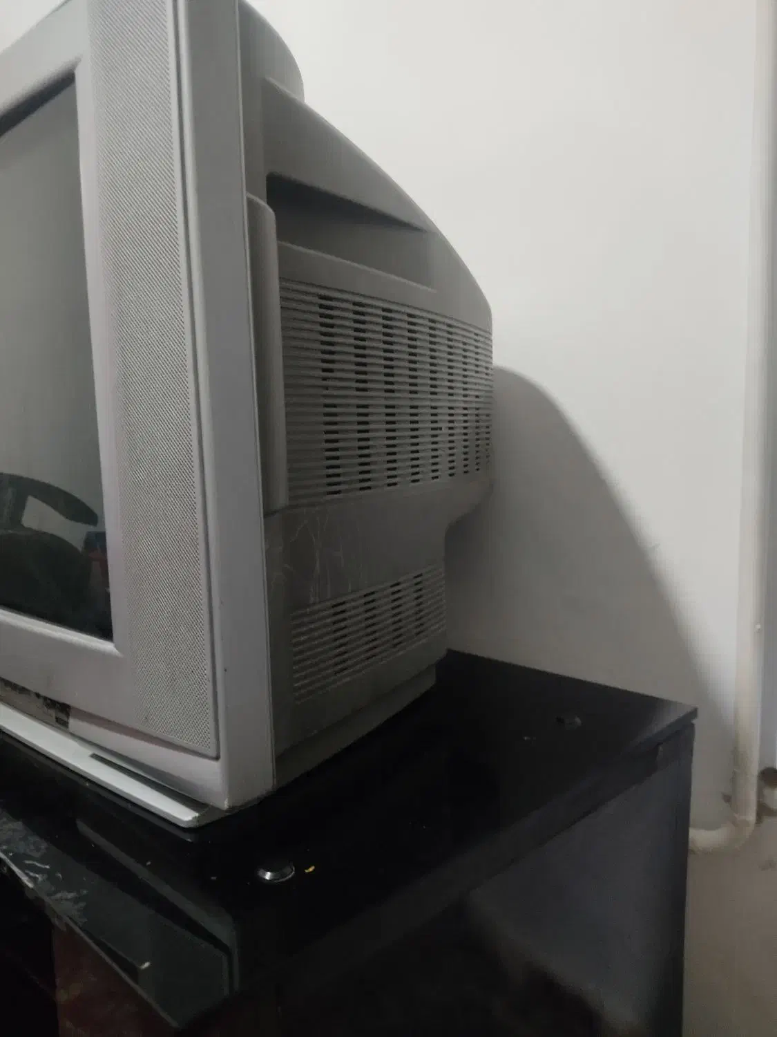 تلویزیون با میز|تلویزیون و پروژکتور|بیرجند, |دیوار