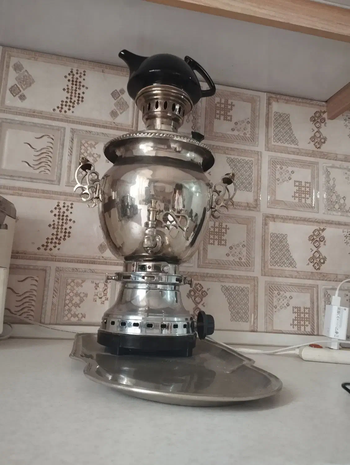 سماور ورشو همراه سینی زیرسماور|سماور، چایساز، قهوهساز|بروجرد, |دیوار