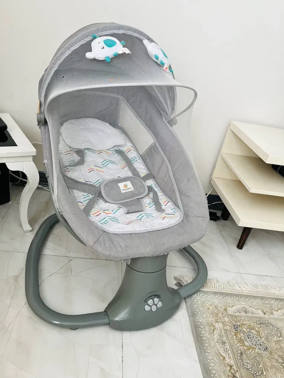 گهواره برقی ماستلا و صندلی ماشین|تخت و صندلی بچه|هشتگرد, فاز ۱ مهستان|دیوار