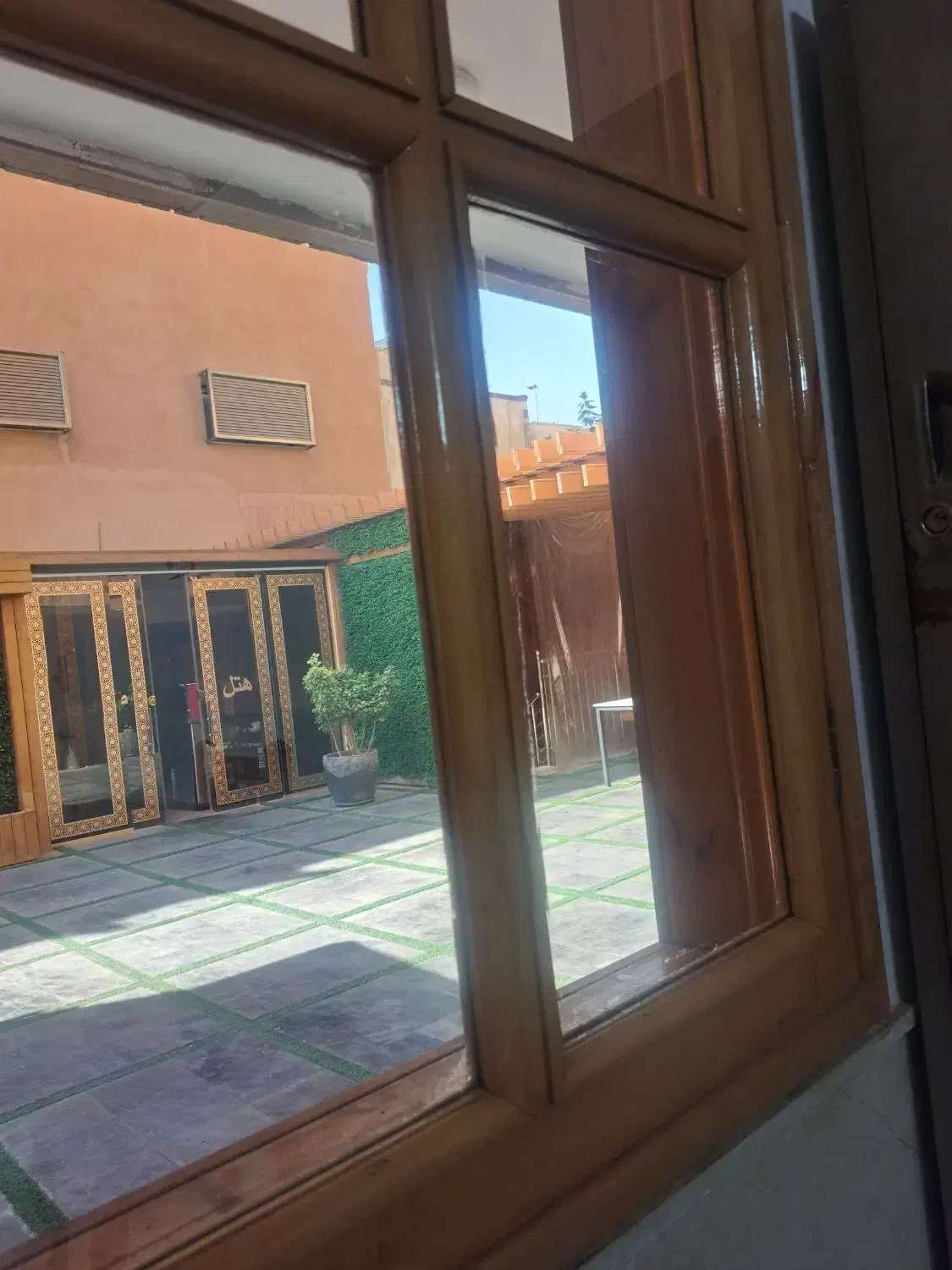 نیروی خدمات بازنشسته یا مجرد|استخدام سرایداری و نظافت|اصفهان, نقش جهان|دیوار