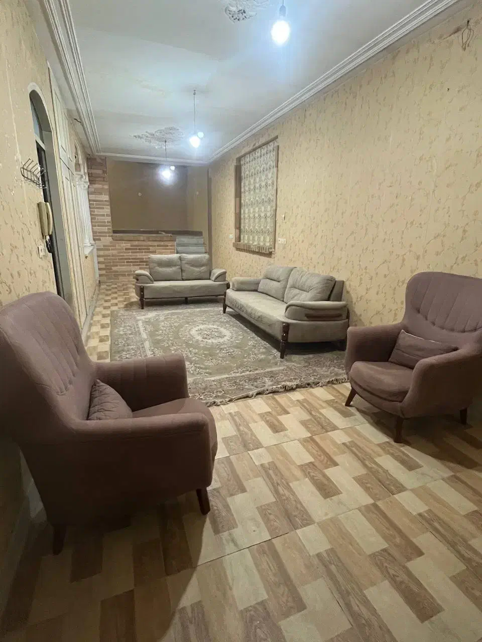 منزل شیک تر تمیز در مرکز شهر با پارکینگ|اجارهٔ کوتاه‌مدت آپارتمان و سوئیت|قم, مصلاء|دیوار