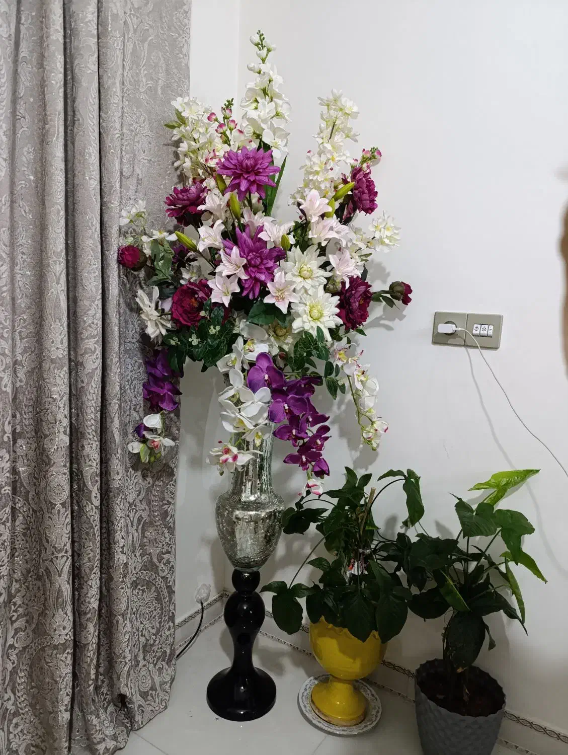 گل و گلدان خارجی|گل مصنوعی|اسلامآباد غرب, |دیوار