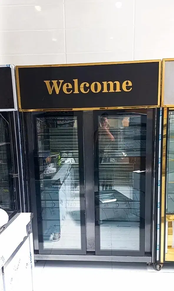 یخچال دو در ۱،۵ مشکی طلایی|فروشگاه و مغازه|قم, شهرک امام حسین|دیوار