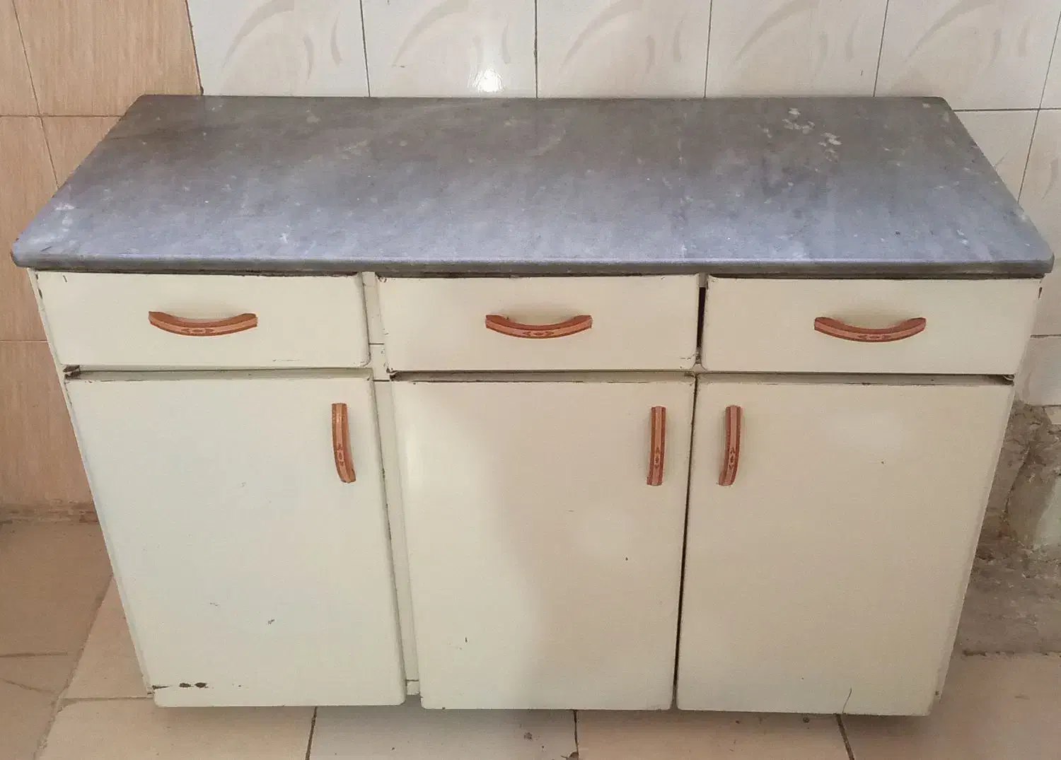 چهار عدد کابینت فلزی محکم بادوعددصفحه سنگ|مصالح و تجهیزات ساختمان|تهران, جوادیه تهرانپارس|دیوار