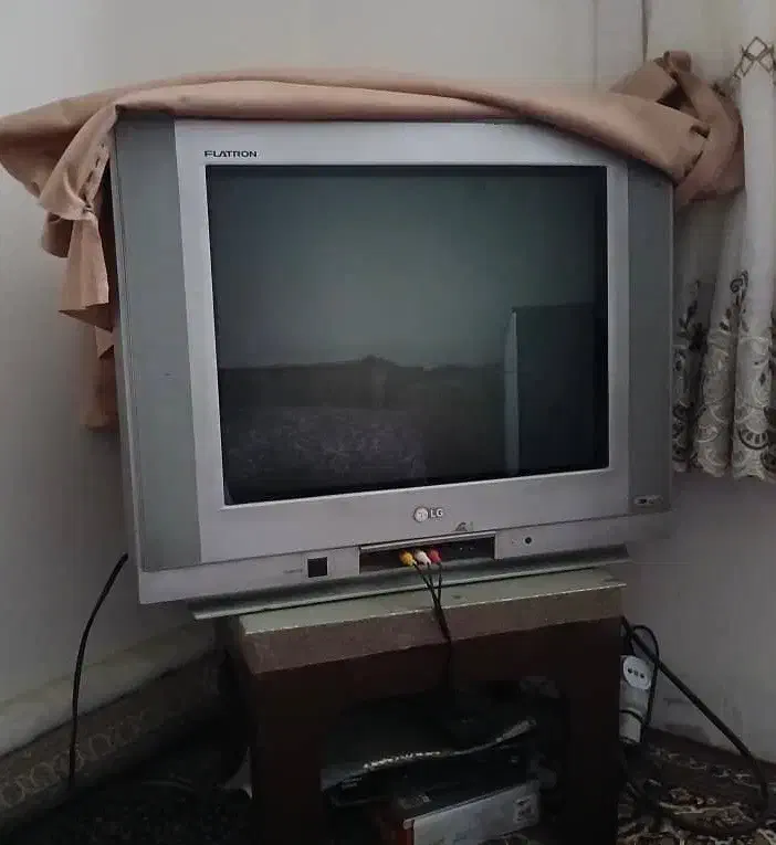 تلویزیون 21اینچ ال جی|تلویزیون و پروژکتور|سنندج, |دیوار