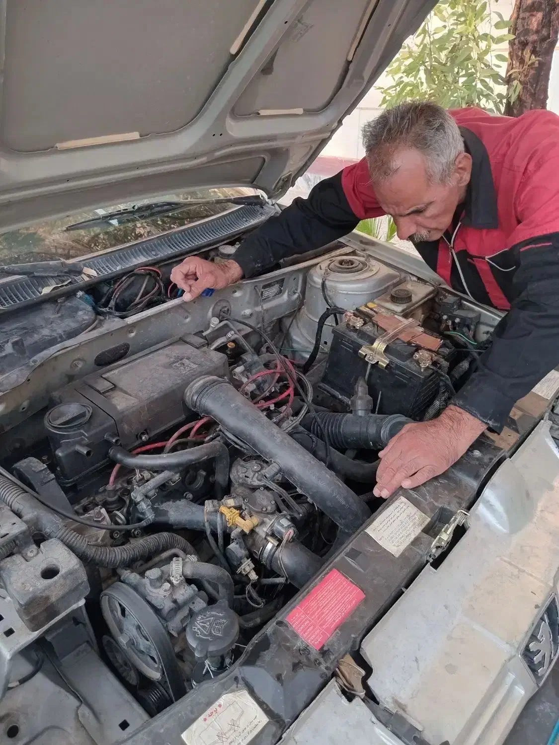 امدادخودرو تعمیر کار تخصصی برق خودرو|خدمات موتور و ماشین|خرم‌آباد, |دیوار