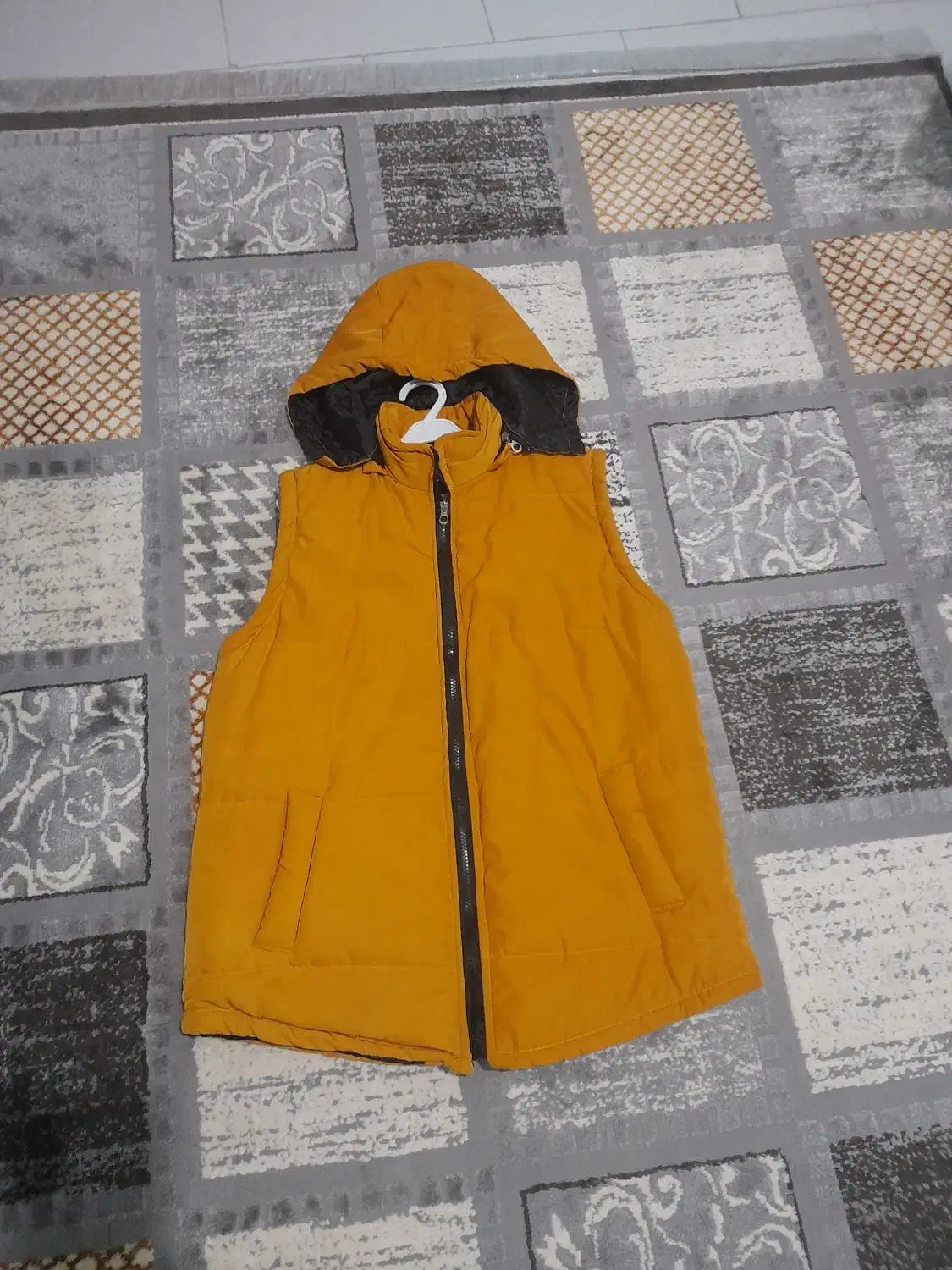 کاپشن،پافر نو|لباس|رشت, حمیدیان|دیوار