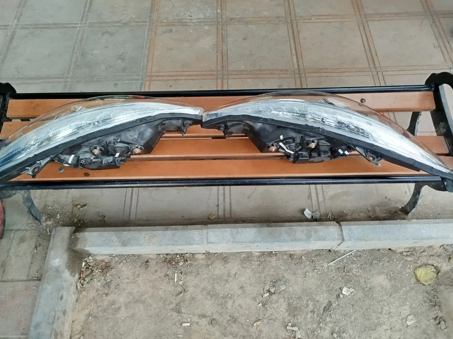 چراغ207 استوک در حدنوزیرقیمت ایران2300دانه جانمونی|قطعات یدکی و لوازم جانبی|مشهد, گاز|دیوار