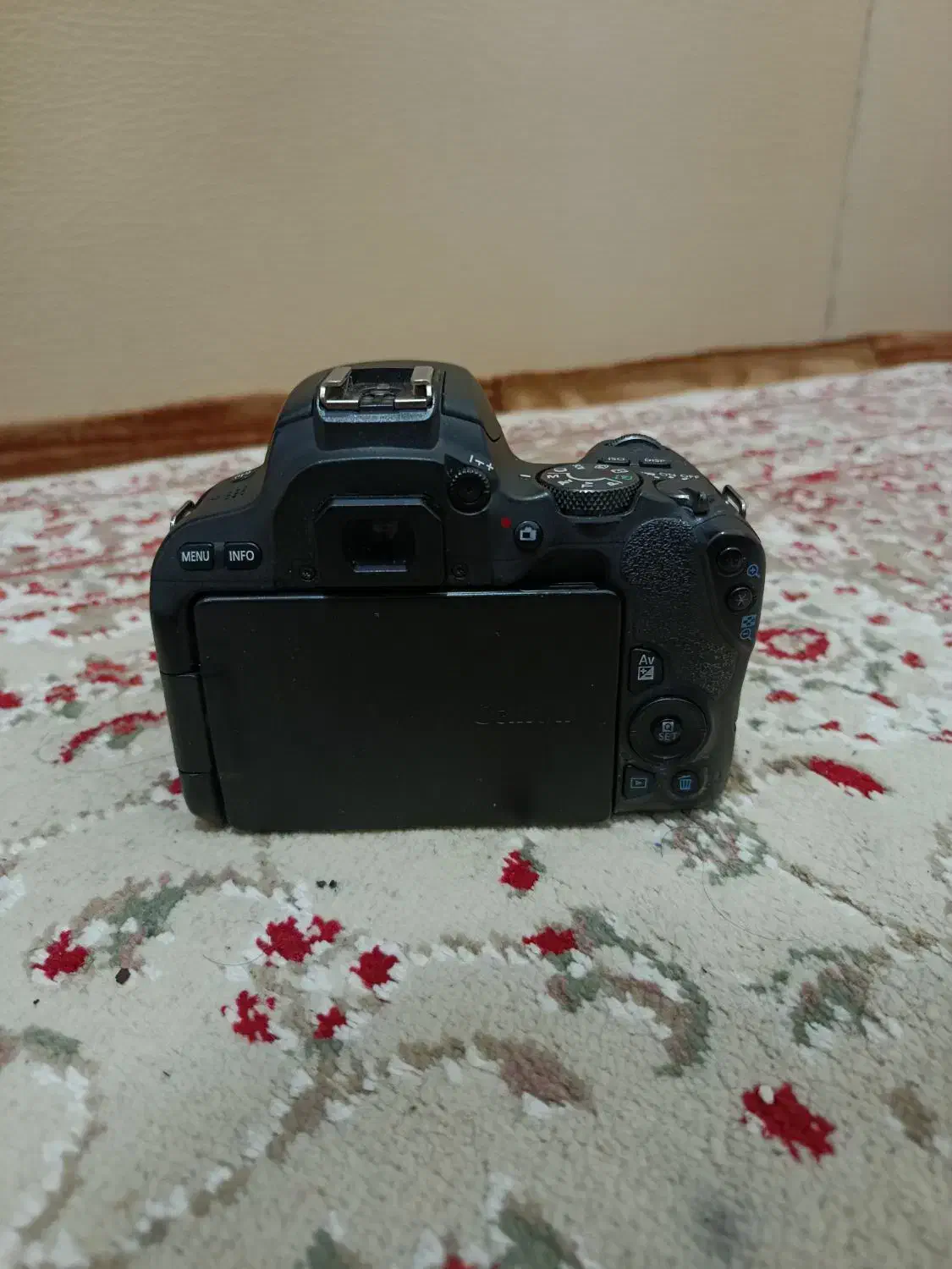 دوربین canon 200D با لنز 50 فیکس|دوربین عکاسی و فیلم‌برداری|ورامین, ورامین|دیوار