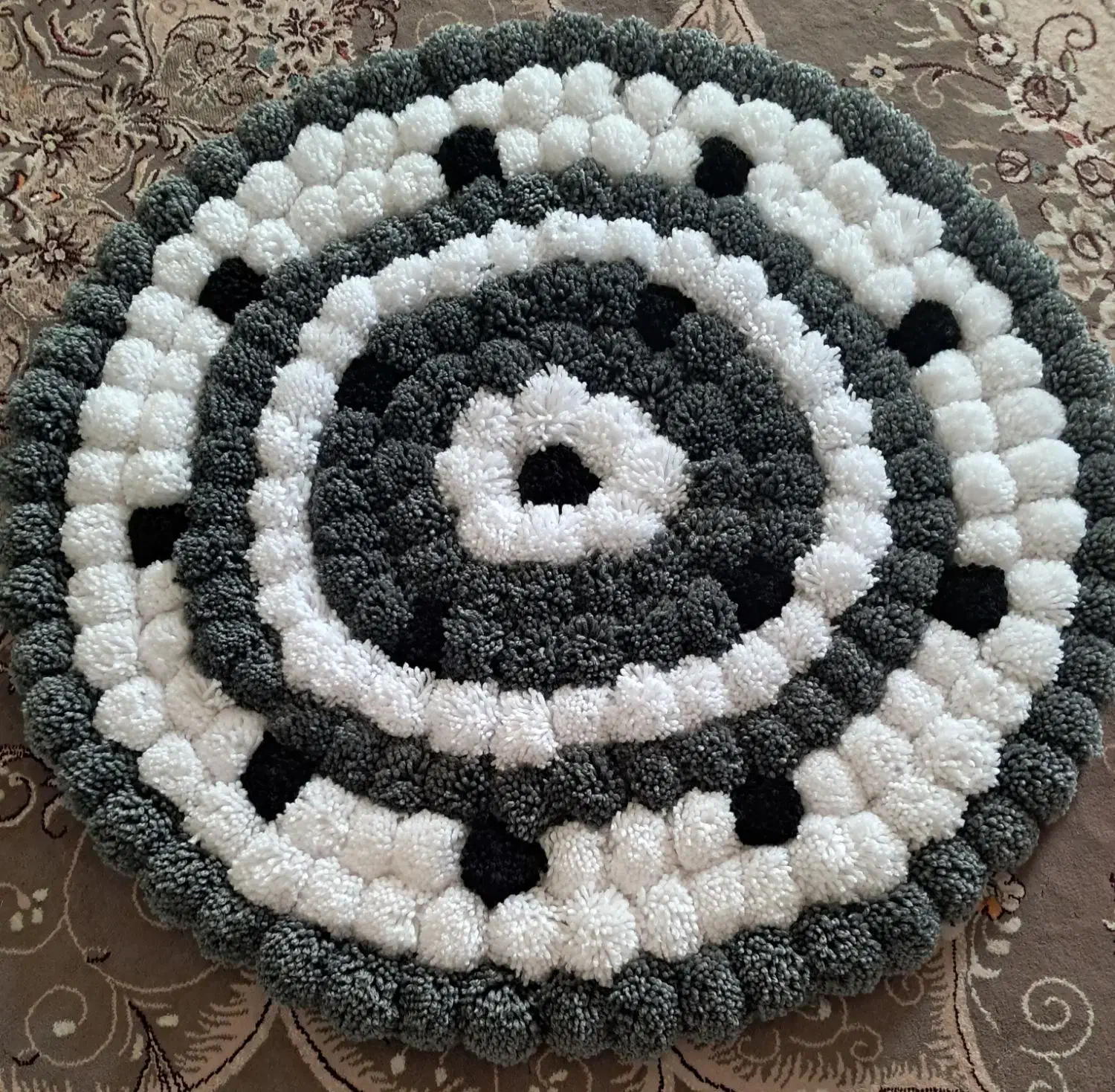 قالیچه پوم پوم|فرش|نجفآباد, دانشگاه آزاد نجف آباد|دیوار