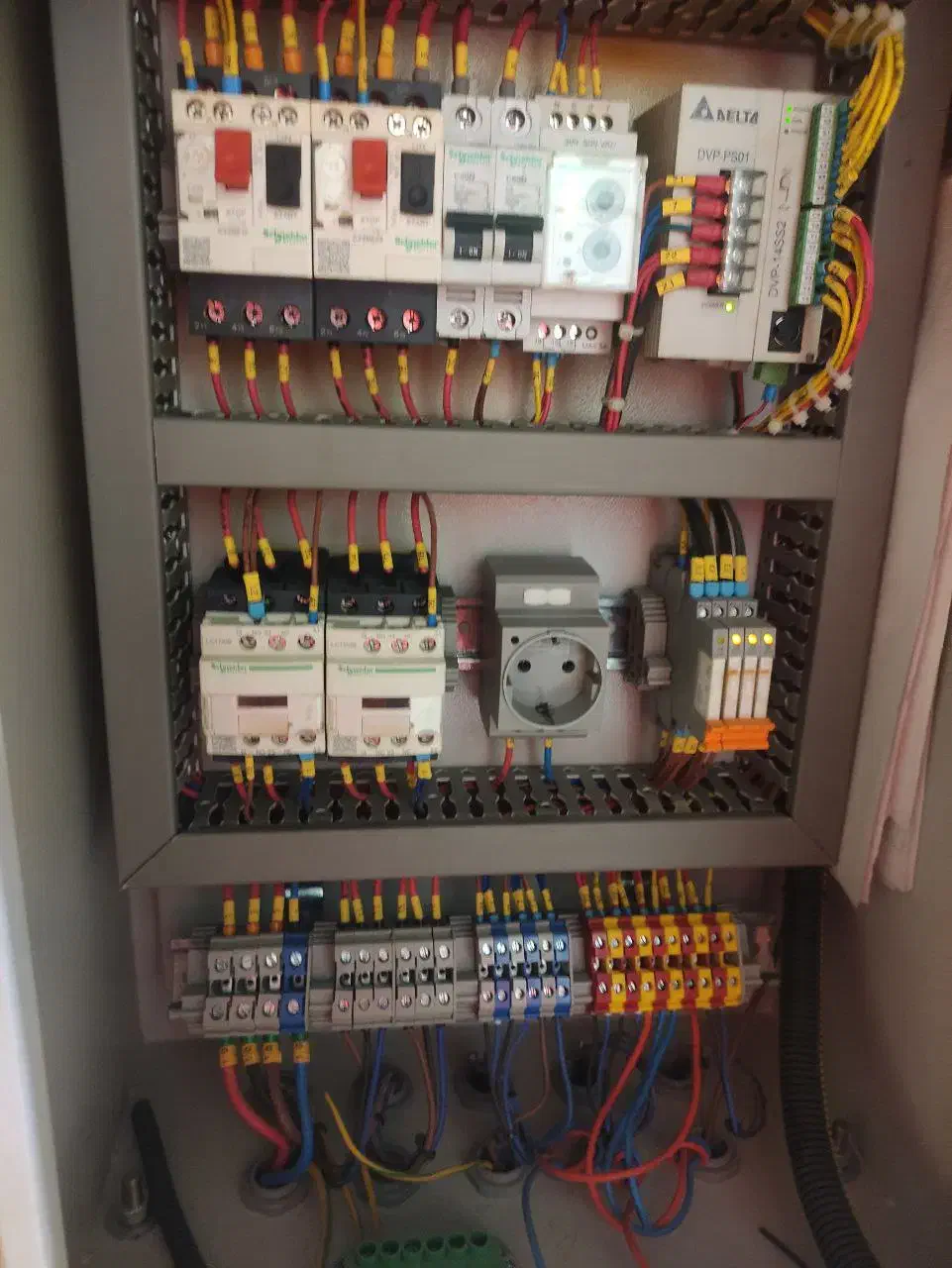 برقکاری/برق کار صنعتی و ساختمان|خدمات پیشه و مهارت|شهریار, شهریار|دیوار