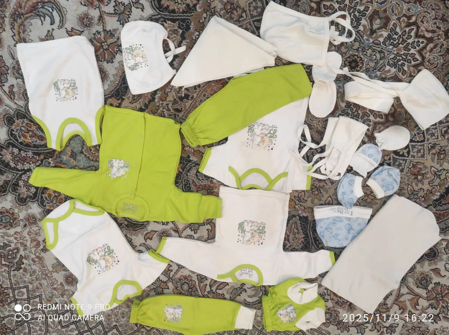 لباس نوزاد ۱۹تیکه در حد نو|کفش و لباس بچه|بروجرد, |دیوار