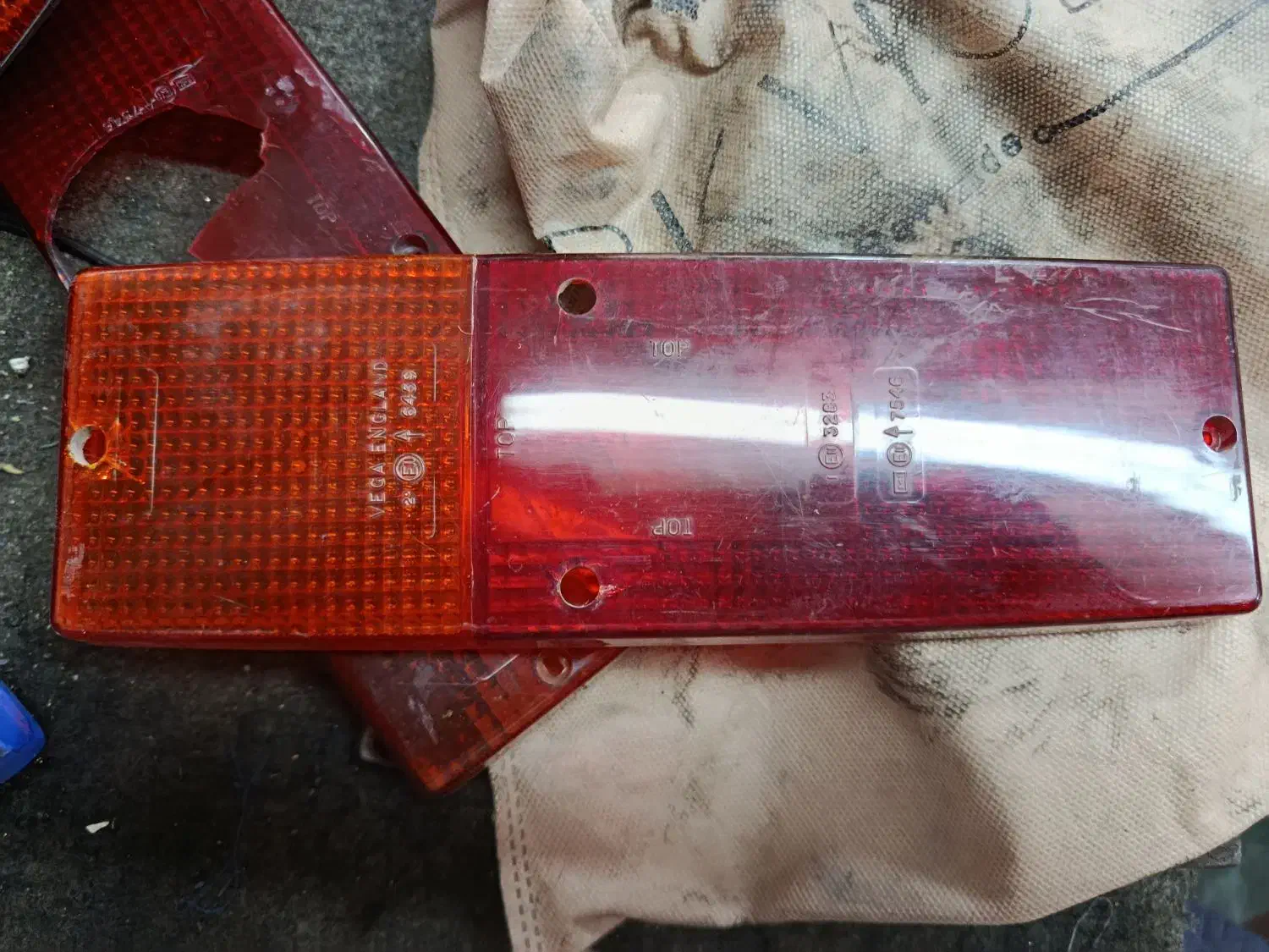 چراغ خطر پیکان دولوکس و کارلوس انگلیسی|قطعات یدکی و لوازم جانبی|تهران, ستارخان|دیوار