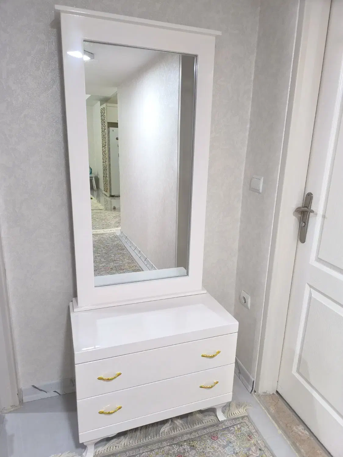 درایور|تخت و سرویس خواب|سمنان, |دیوار