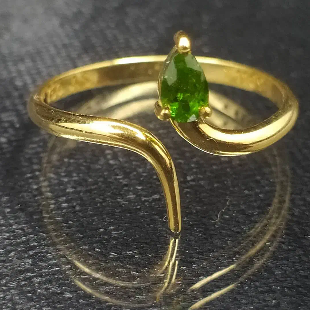 انگشتر طلا مزین به دمانتوئید کرمان|جواهرات|کرمان, |دیوار