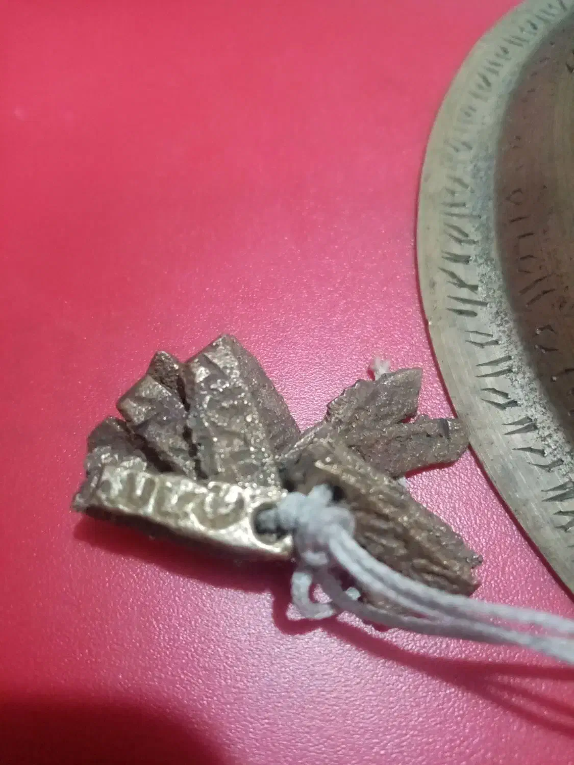 کاسه دعا شفای آب عتیقه و قدیمی با 13 کلید برنجی|کلکسیون اشیاء عتیقه|مشهد, رده|دیوار