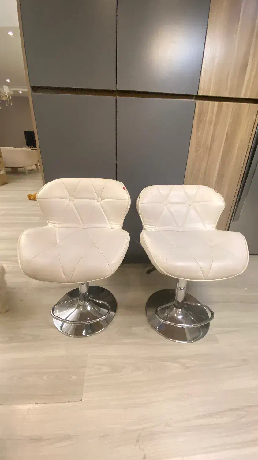 صندلی|صندلی و نیمکت|رویان, |دیوار