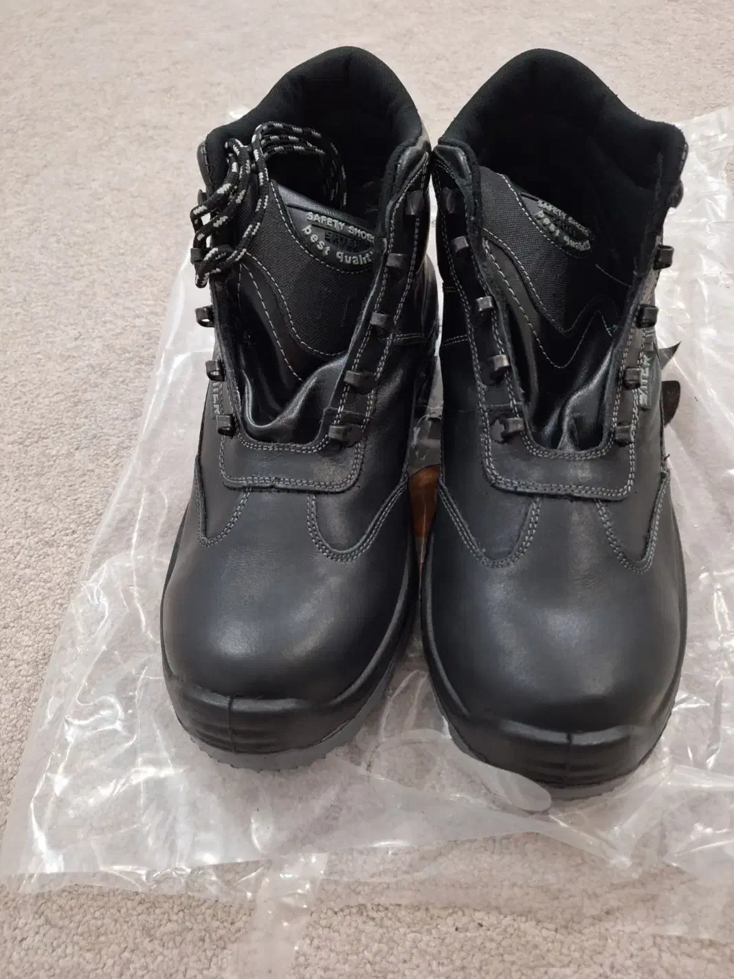 کفش ایمنی|کیف، کفش، کمربند|بندر دیر, |دیوار