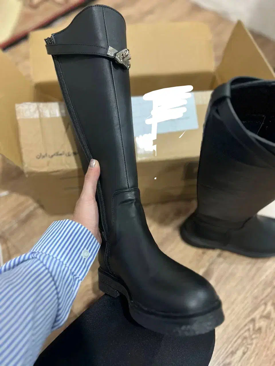 بوت بلند رنگ مشکی|کیف، کفش، کمربند|خوی, |دیوار