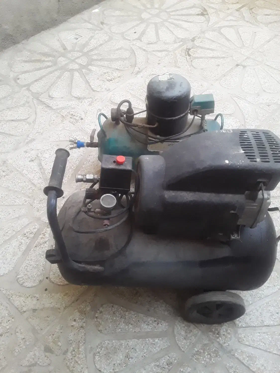 پمپ باد|ابزارآلات|صحنه, |دیوار