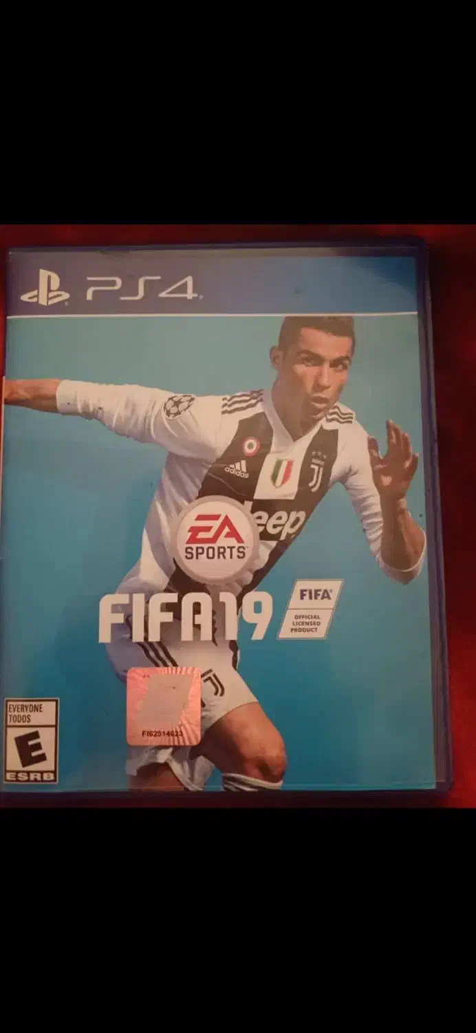 دیسک فیفا ۱۹ سالم و بی خط و خش ریجن ۱ امریکا مقطوع|کنسول، بازی ویدئویی و آنلاین|بروجرد, |دیوار