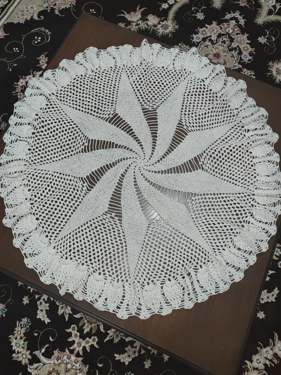 دو عدد رو میزی قدیمی قلاب باف نوستالژی|پرده، رانر، رومیزی|ایلام, |دیوار