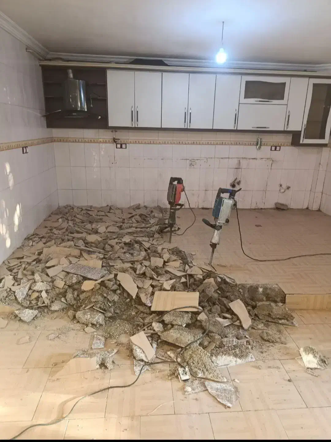 تخریب بتن کنی و سوراخکاری ،کارهای دژبر(استادکار)|خدمات پیشه و مهارت|تبریز, |دیوار