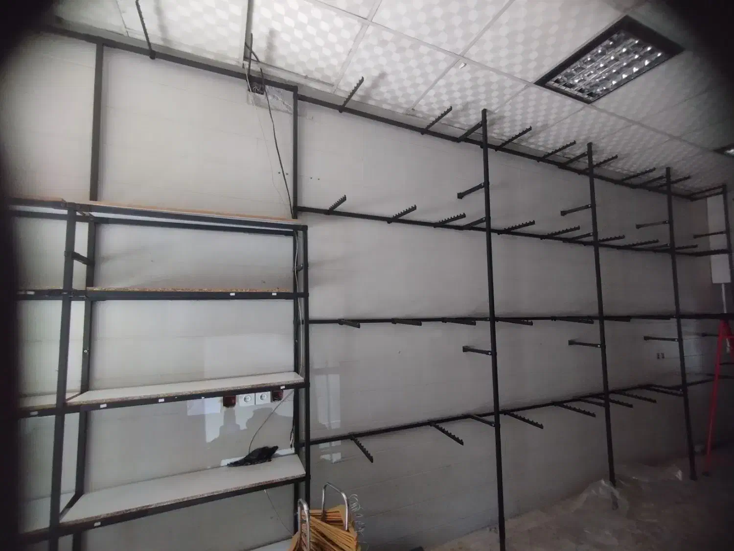 رگال و تیله و بست (ویترین کامل مغازه)|فروشگاه و مغازه|مشهد, هفت تیر (آب و برق)|دیوار