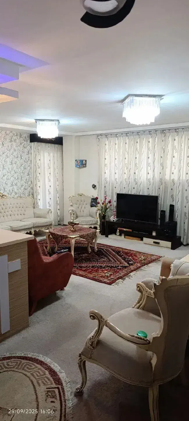 رهن واحد سه خواب ۱۳۰ متری.طبقه اول جنوبی|اجارهٔ آپارتمان|شیراز, شهرک رضوان|دیوار