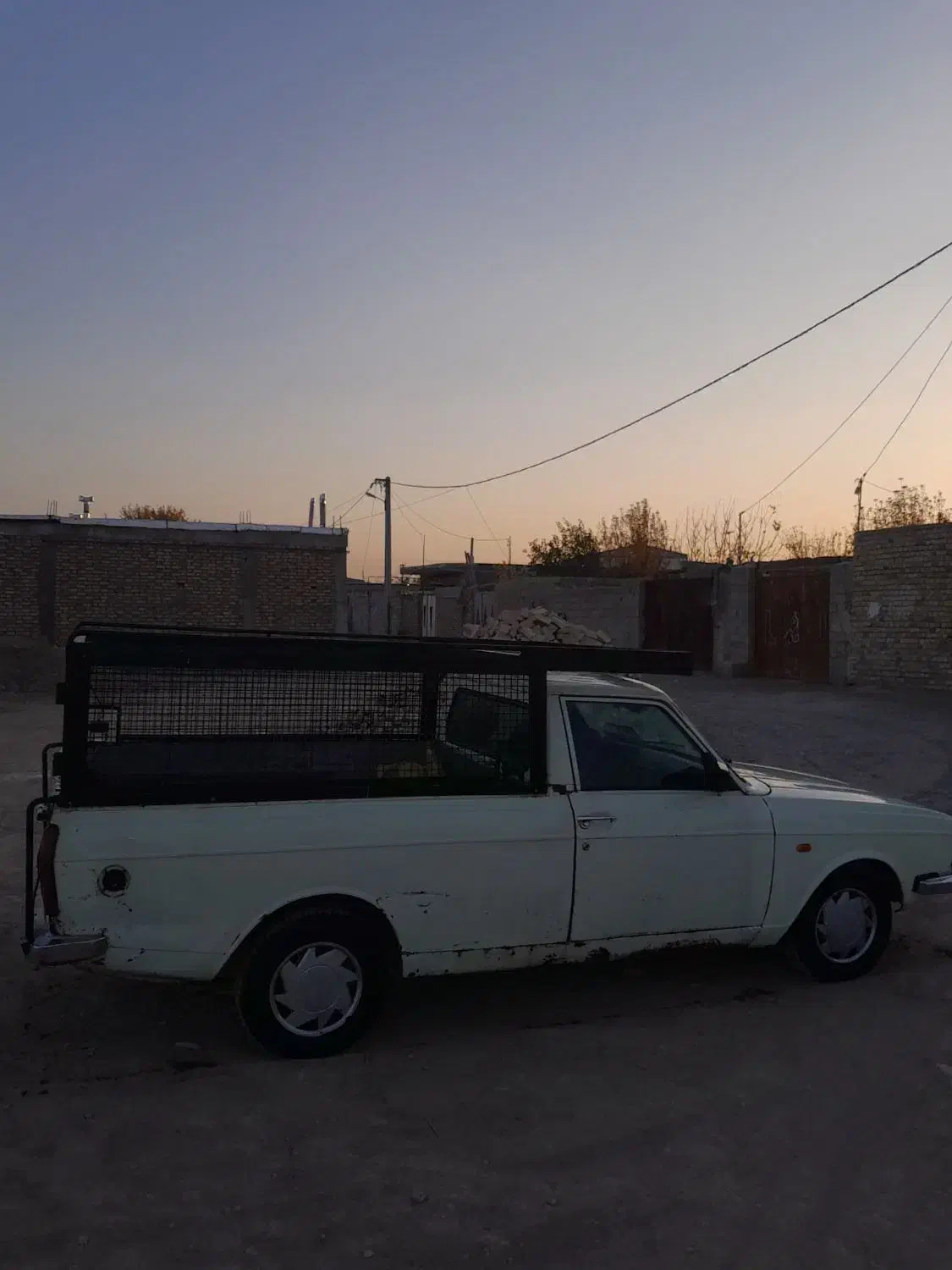 وانت مدل ۸۴ تک سوز تازه تعمیر|خودرو سواری و وانت|رزن, |دیوار