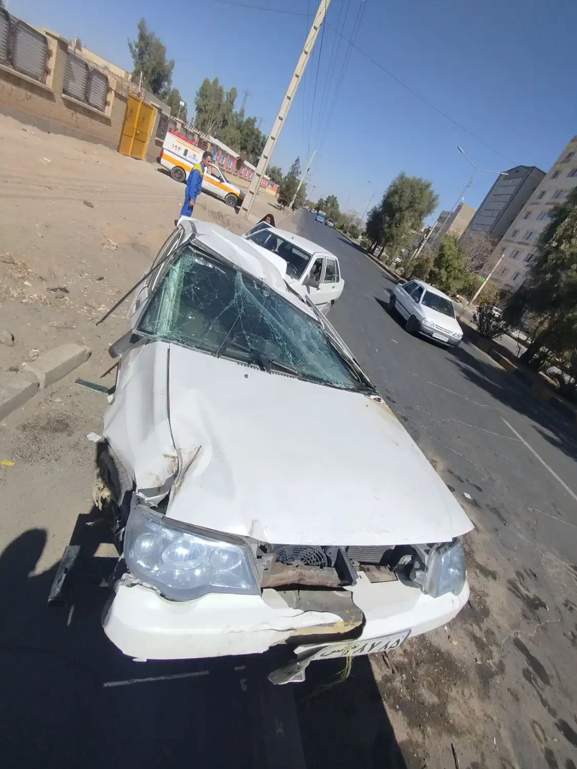 ماشین ۱۳۲تصادفی|خودرو سواری و وانت|زاهدان, |دیوار