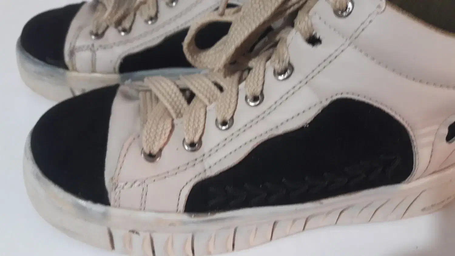 کتونی ۴۰۰|کیف، کفش، کمربند|گرمدره, |دیوار