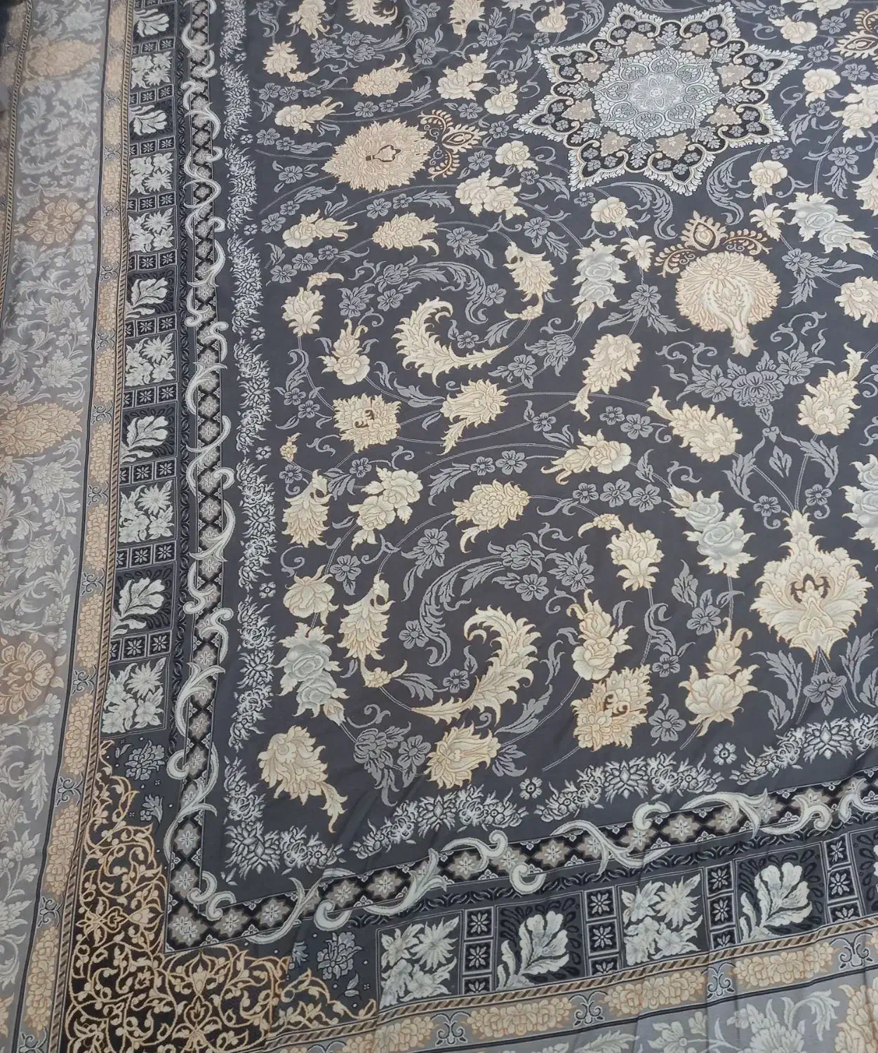 روفرشی|روفرشی|شاهینشهر, شهرک گلدیس|دیوار