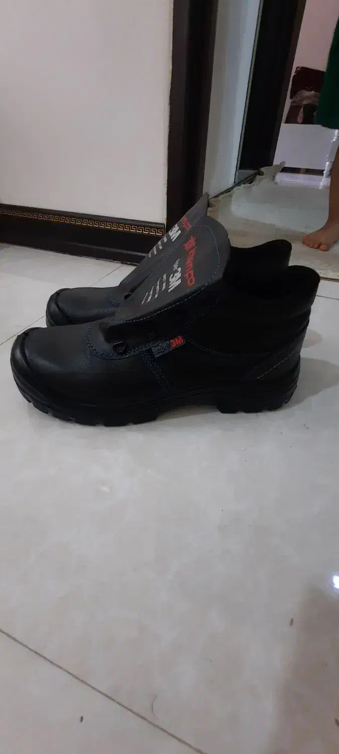 کفش ایمنی|کیف، کفش، کمربند|بندر امام خمینی, |دیوار