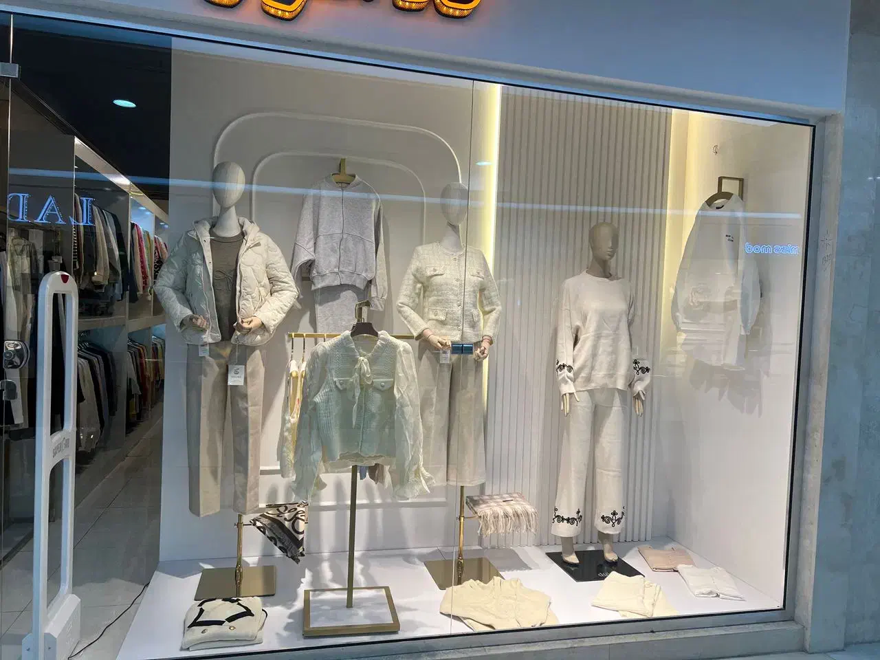 دکوراسیون تخصصی تجاری|خدمات پیشه و مهارت|کرج, جهان‌شهر|دیوار