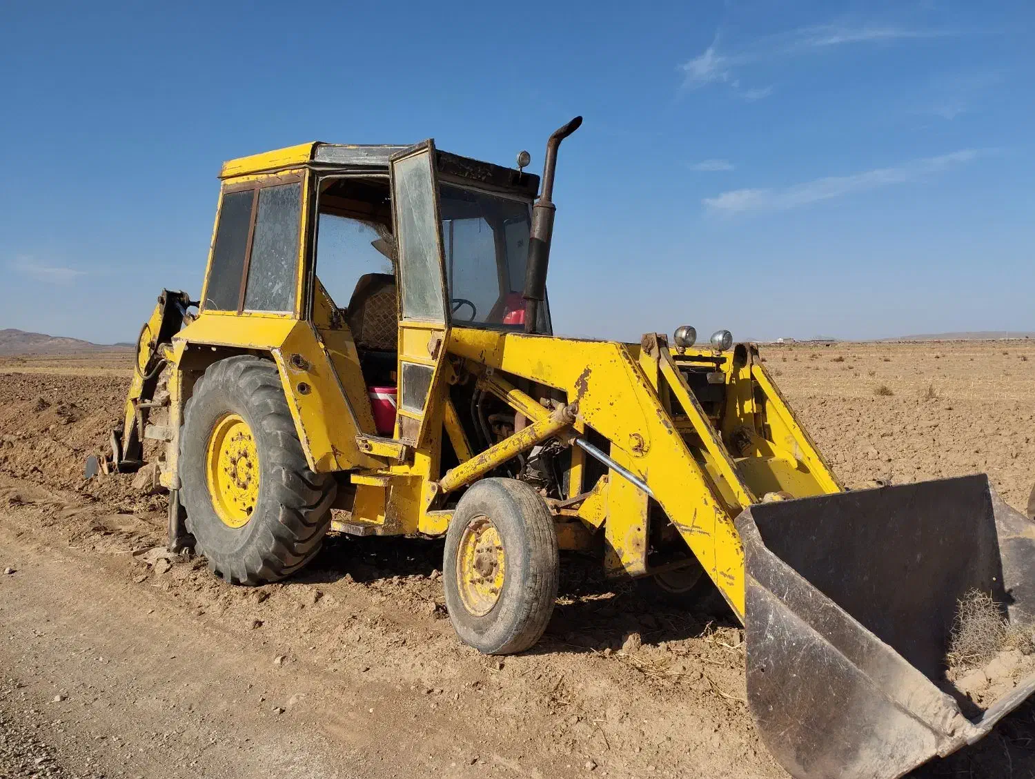 فروش بیل بکهو ام آف انگلیسی|ماشین‌آلات صنعتی|چاهک, |دیوار