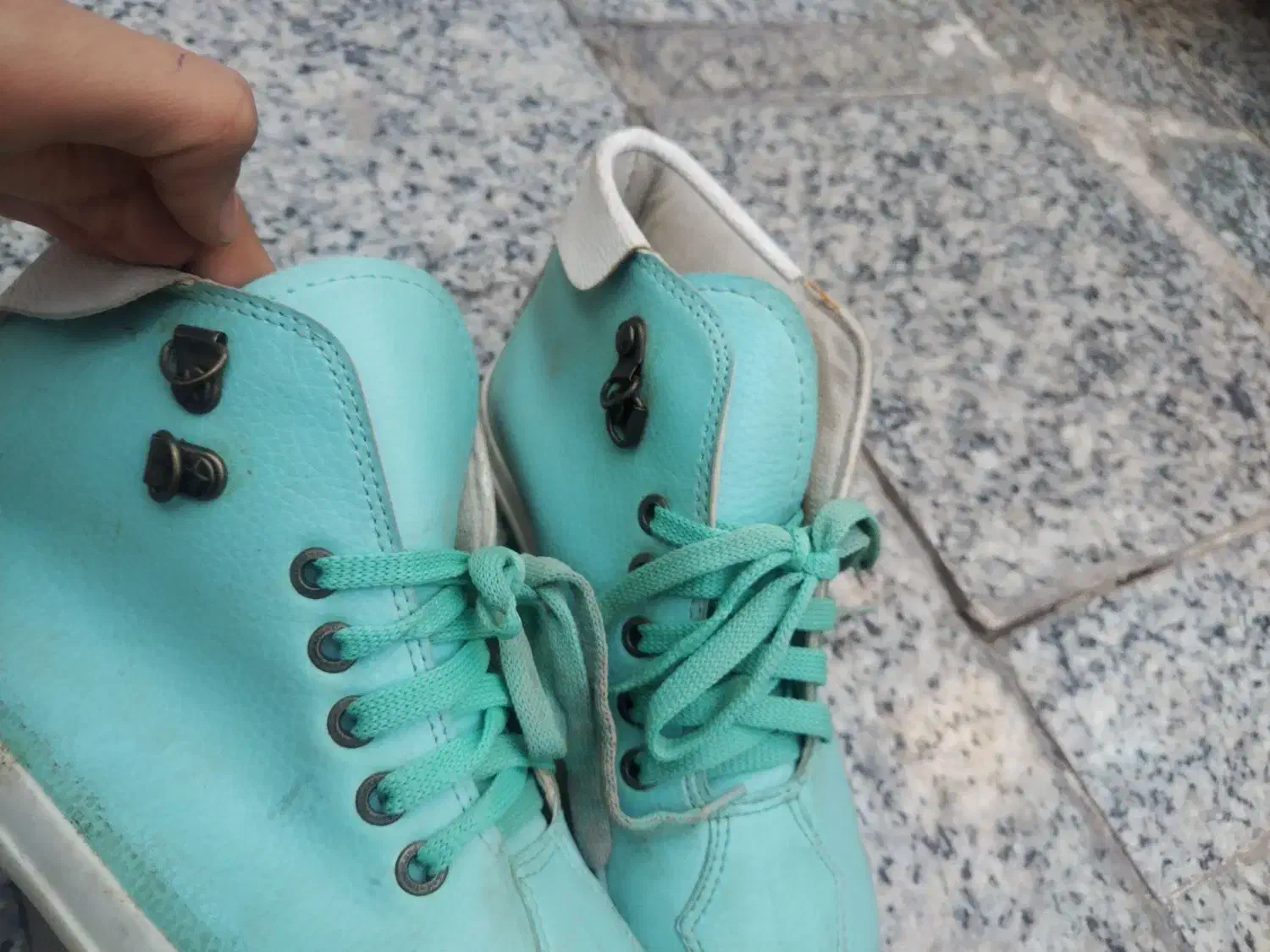 کفش|کیف، کفش، کمربند|بیرجند, |دیوار