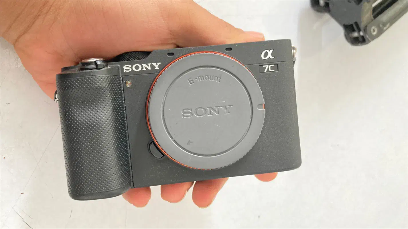 بدنه دوربین سونی sony a7c با 3300 شات|دوربین عکاسی و فیلمبرداری|تهران, آبشار|دیوار