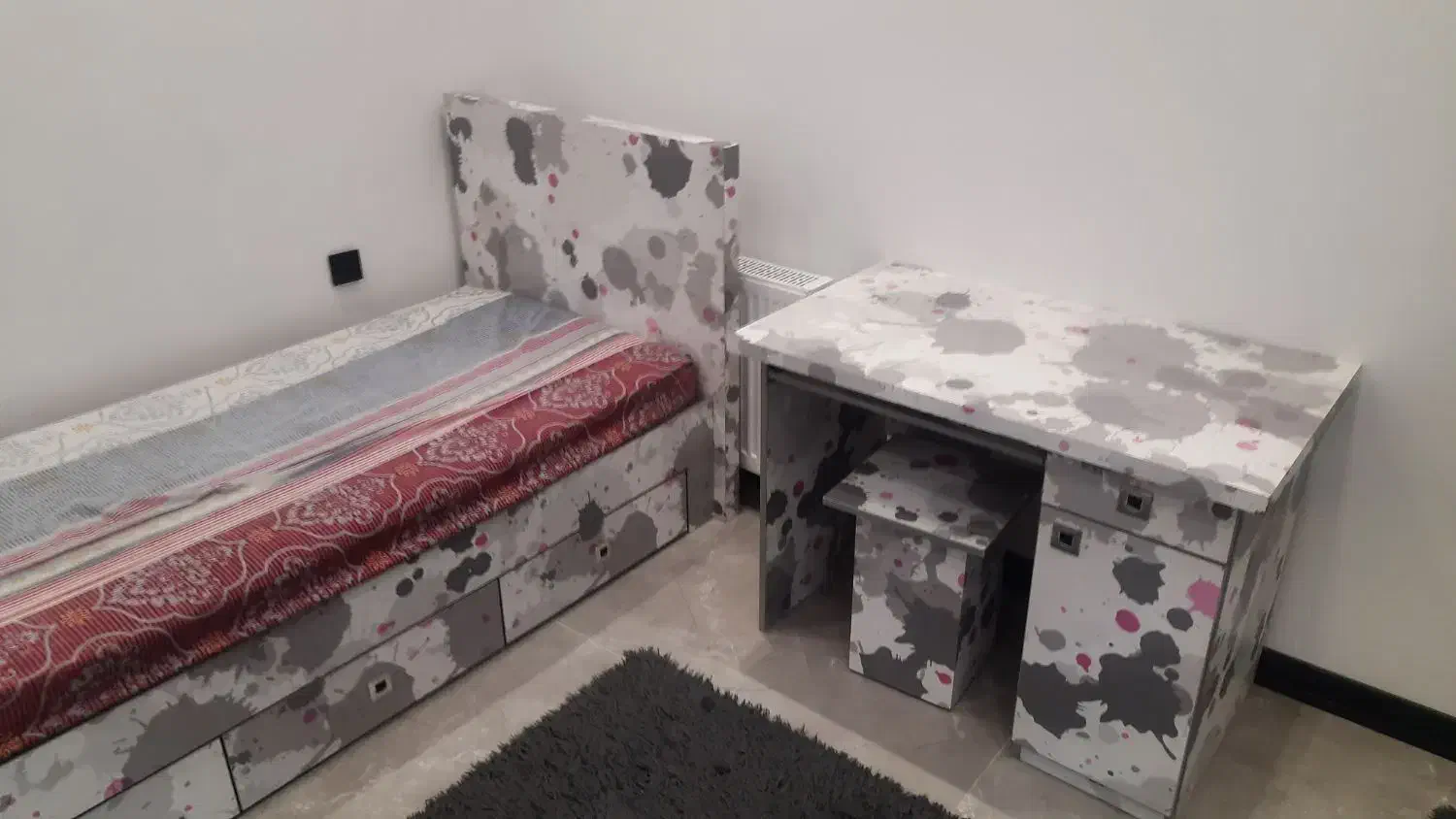 تخت تک نفره و میز تحریر ام دی اف|تخت و سرویس خواب|رشت, جهاد|دیوار