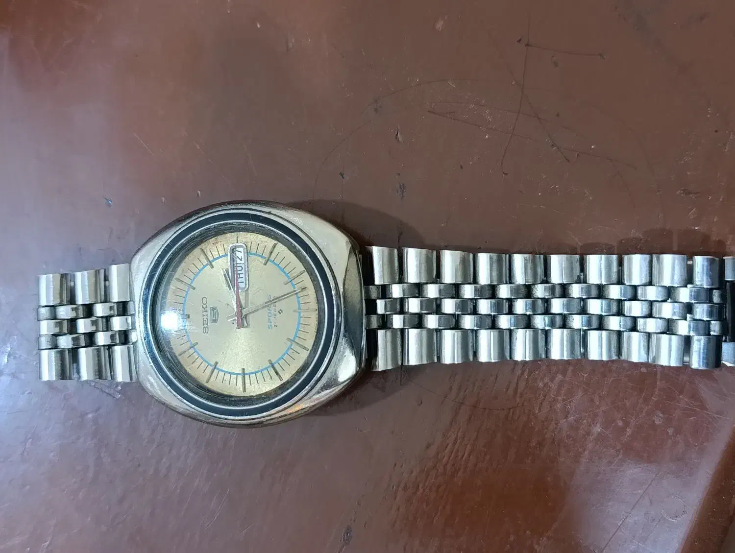 ساعت سیکو جوانان ۲۱ سنگ|ساعت|اهواز, فرهنگ شهر|دیوار