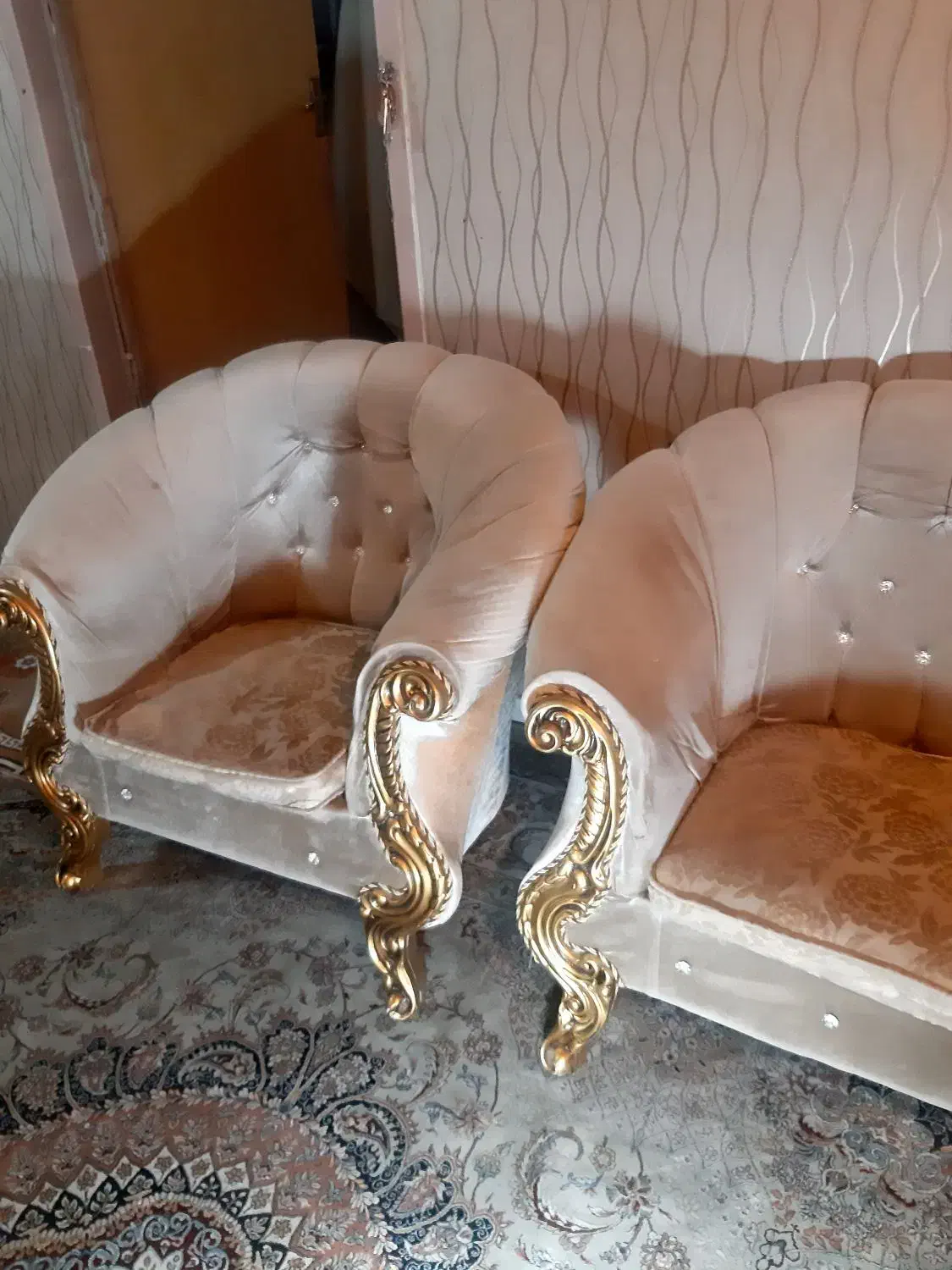 مبلمان ۵ نفره همراه با میز|مبلمان خانگی و میز عسلی|اصفهان, کوی امیریه|دیوار