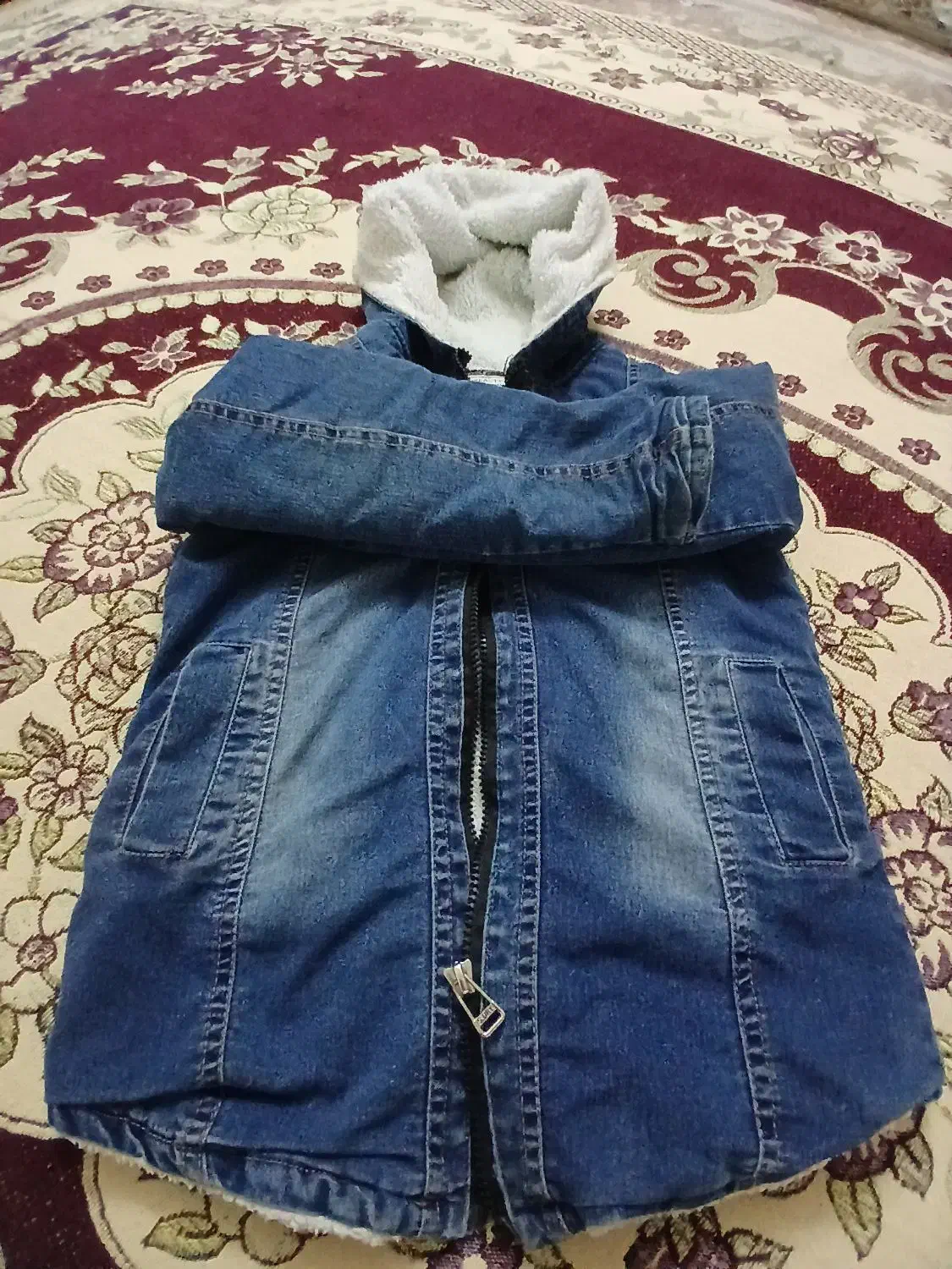 کاپشن طرح لی درحدنو|لباس|بابل, |دیوار