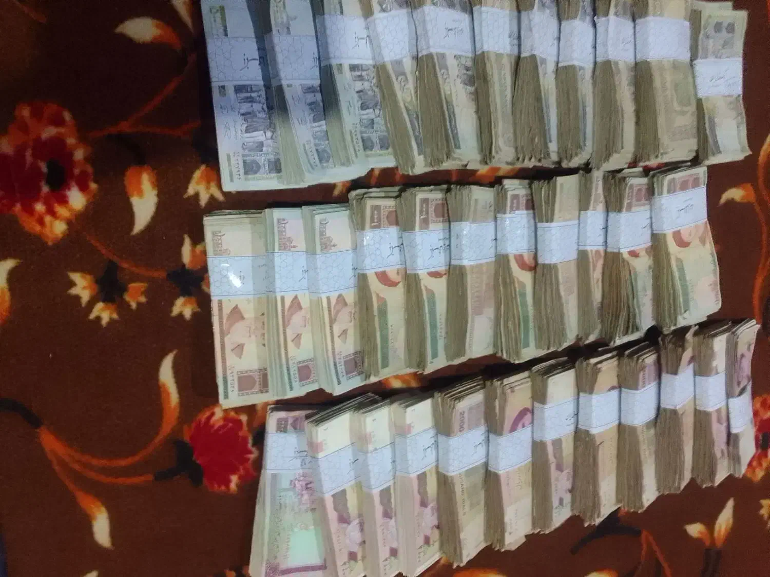 فروش اسکناس بسته ۱۰۰تاای فقط ۱۰۰هزار|کلکسیون سکه، تمبر، اسکناس|کرج, کوی زنبق|دیوار