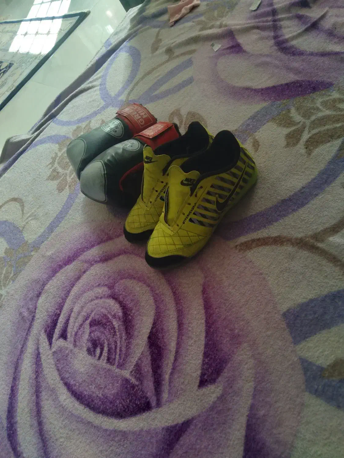 دستکش بوکس وکفش سالونی درحدنو|تجهیزات ورزشی|دورود, |دیوار