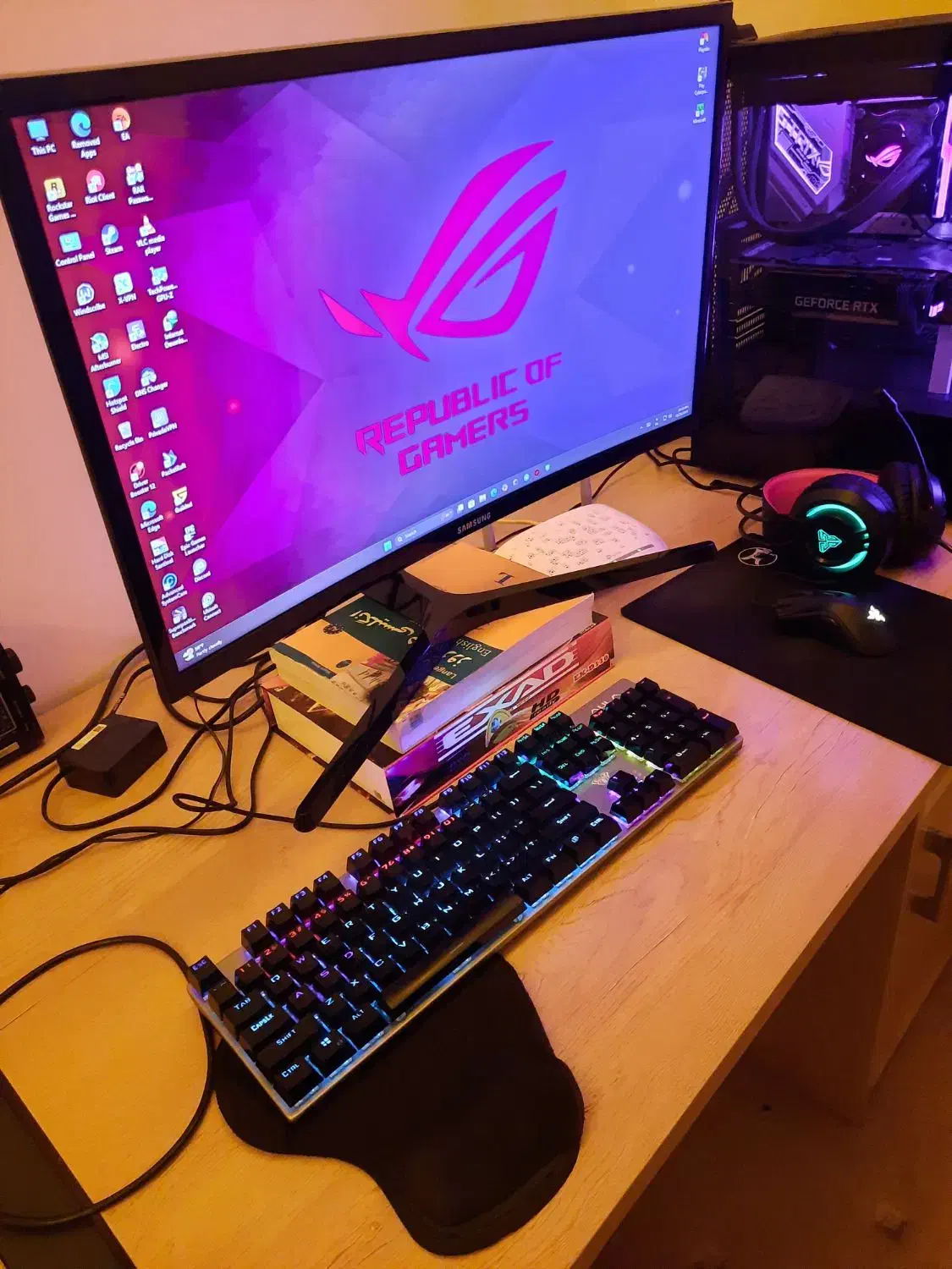 کیس گیمینگ|رایانه رومیزی|سنندج, |دیوار