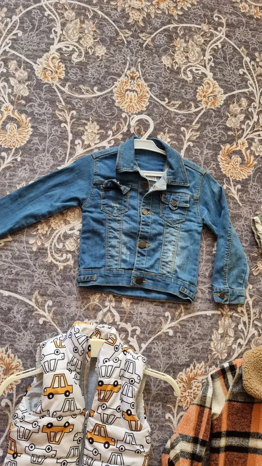 تعدادی لباس بچگانه درحدنو|کفش و لباس بچه|اهر, |دیوار