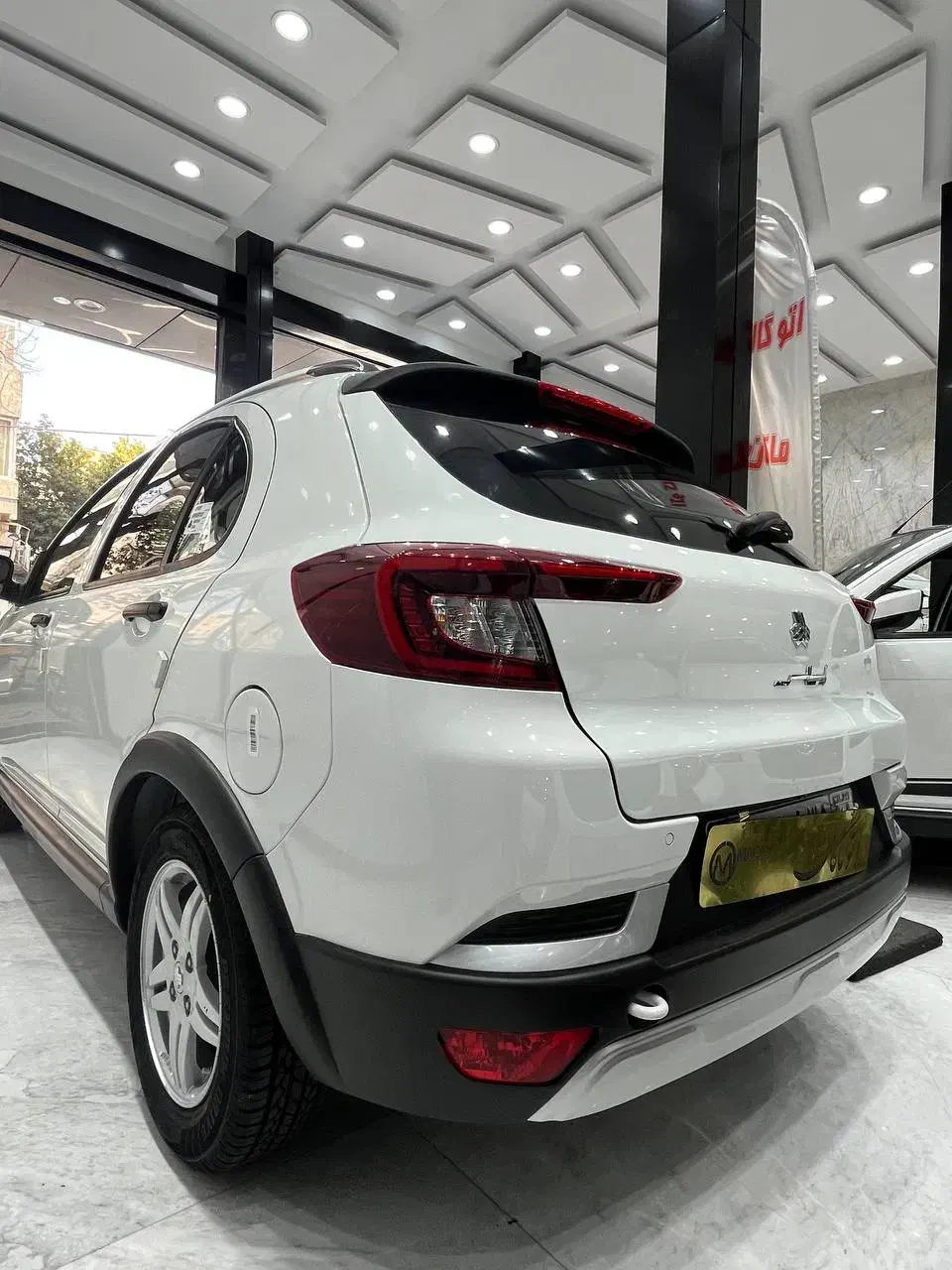 اطلس/سفید و مشکی/ نقد و اقساط|خودرو سواری و وانت|تهران, جمهوری|دیوار