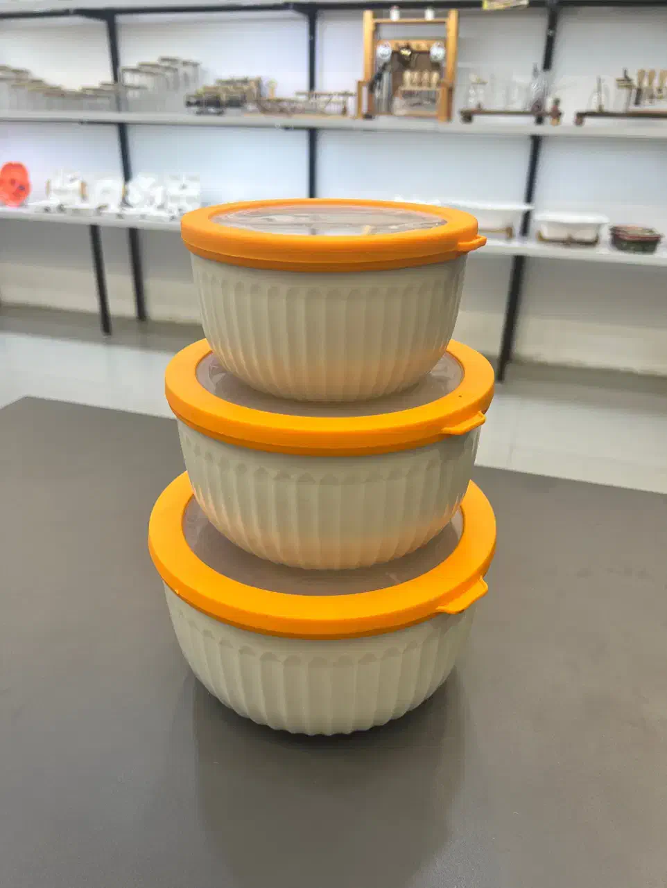 ظرف نگهدارنده|ظروف نگهدارنده، پلاستیکی، یکبارمصرف|قم, هفت تیر|دیوار