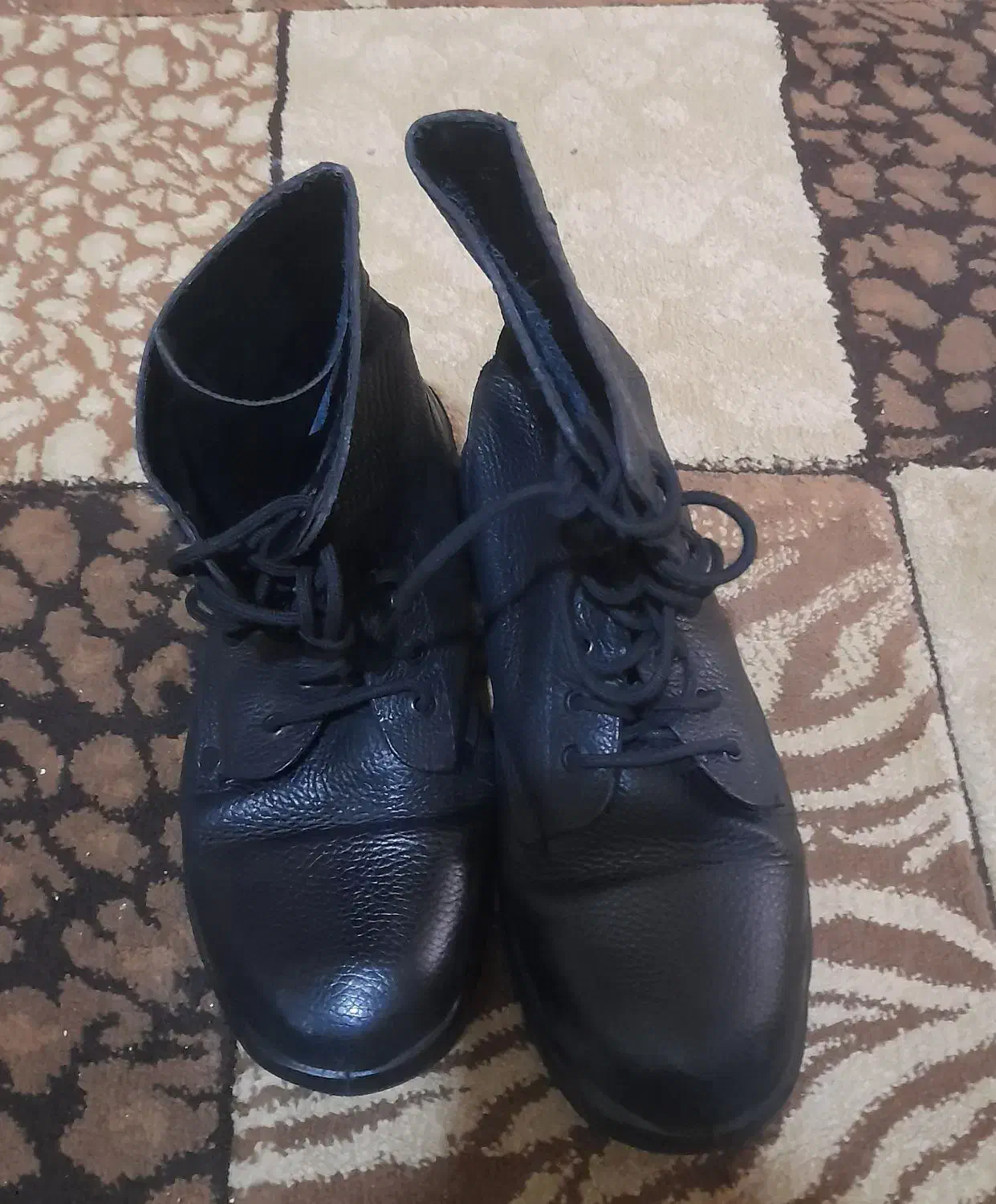 لباس نظامی|لباس|کرج, حصارک بالا|دیوار