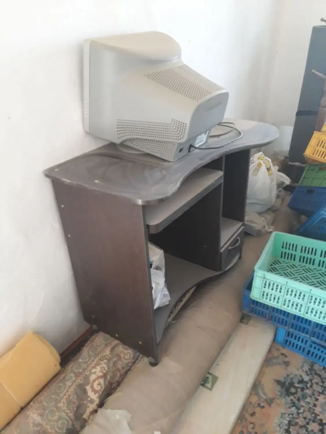 صفحه ام دی اف|میز تحریر و کامپیوتر|چغادک, |دیوار